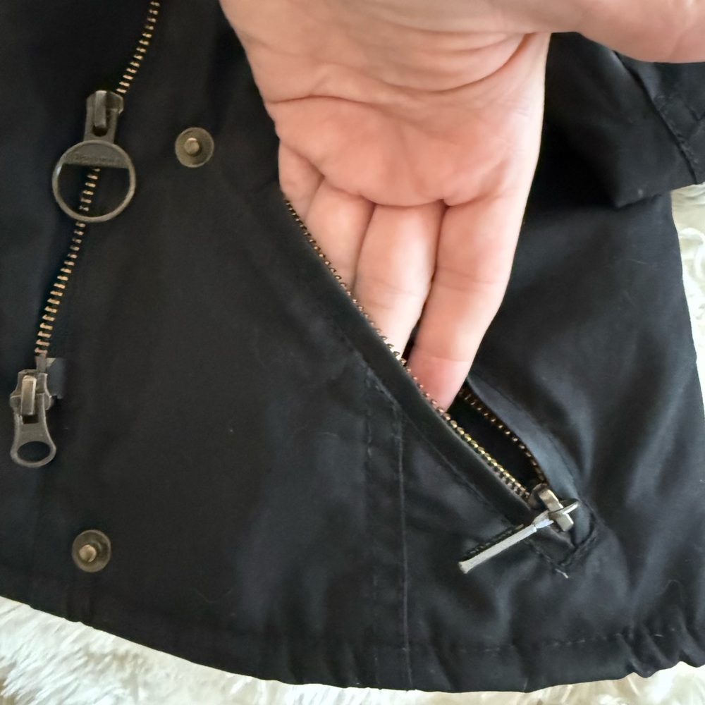 Quality winter coat w pocket,Barbour US size 6 (small) black fuzzy warm like new - Picture 4 of 12